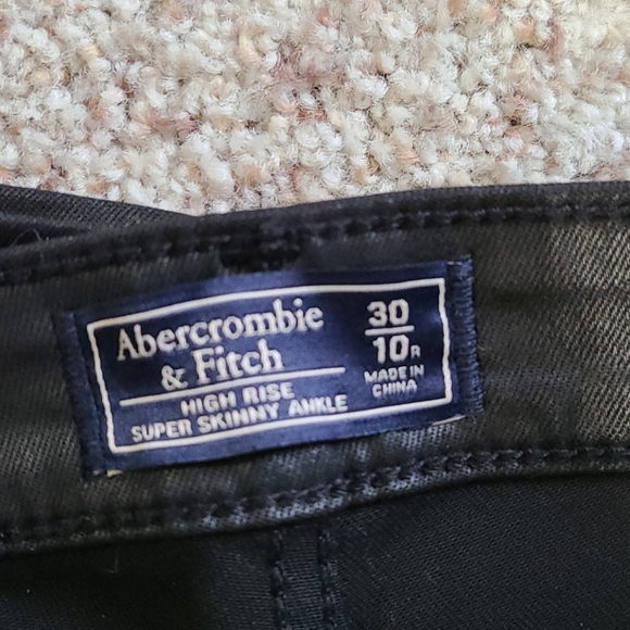 A&F shiny black high rise super skinny jeans - Picture 3 of 3